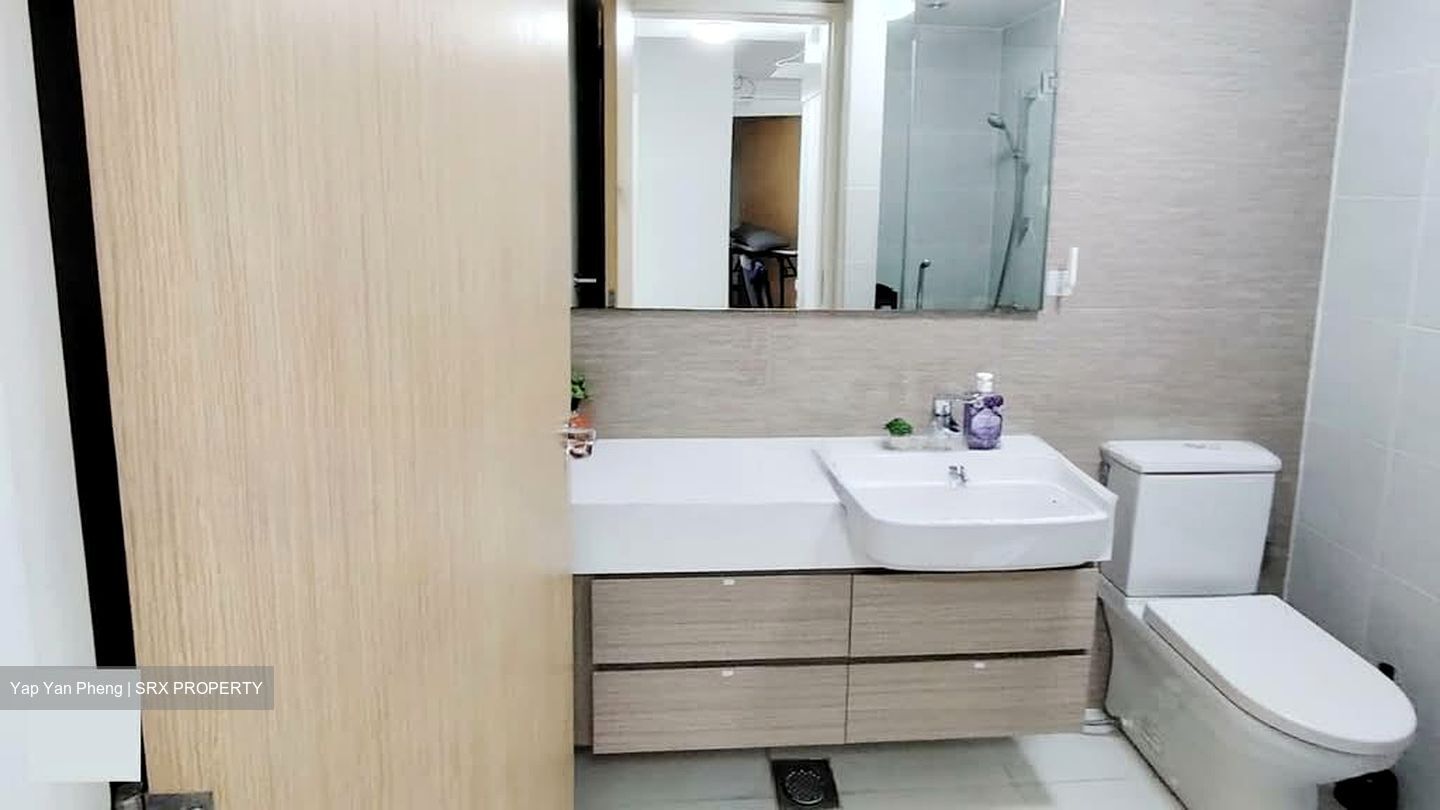 The Lakefront Residences (D22), Condominium #561224321